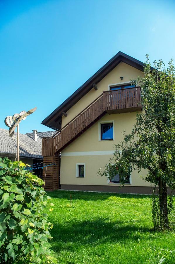 Pr'Jernejc Agroturism Villa Lesce  Buitenkant foto